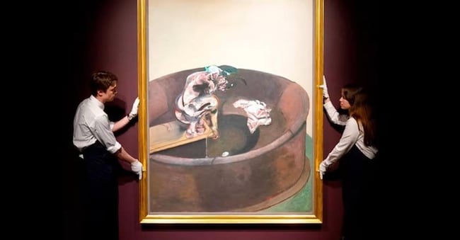 Una delle aste più importanti di Sotheby’s è stata al di sotto delle aspettative a maggio, quando l’offerta vincente per un ritratto di Francis Bacon del suo amante George Dyer non ha raggiunto la soglia minima della stima di 30 milioni di dollari (© Timothy A Clary/AFP/Getty Images)