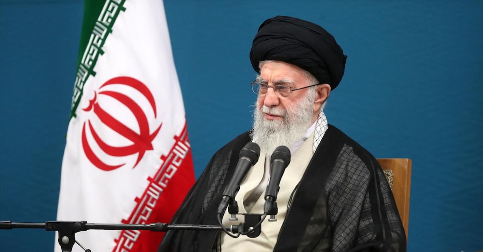 Iran, attivista condannato a 12 anni di carcere per aver messo un punto in risposta a un post di Khamenei Iran, attivista condannato a 12 anni di carcere per aver messo un punto in risposta a un post di Khamenei