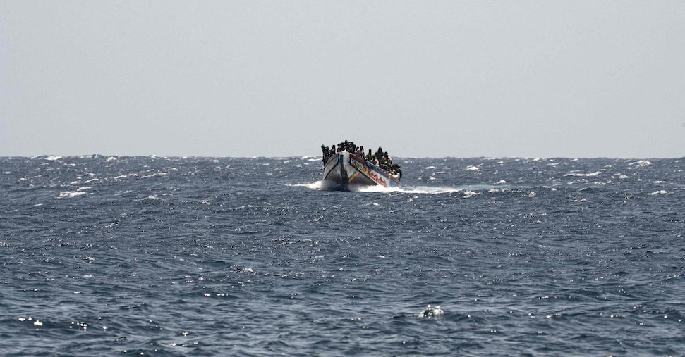 Affonda barcone nella Manica, 13 migranti morti Affonda barcone nella Manica, 13 migranti morti