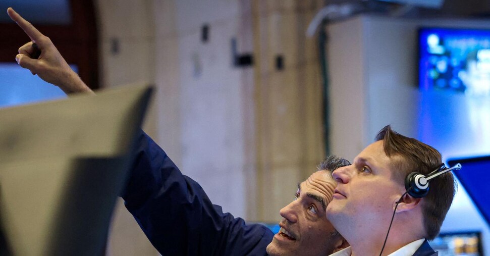 Borse Ue trascinate giù da Wall Street e Tokyo, a Piazza Affari pesante St. Wti sotto i 70 $