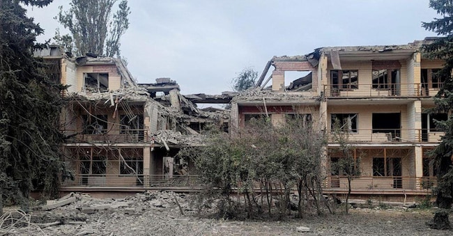 L'attacco russo a Leopoli in Ucraina, ha ucciso sette persone, tra cui tre bambini, 4 settembre 2024. ANSA/US VIGILI DEL FUOCO UCRAINA +++ NO SALES, EDITORIAL USE ONLY +++ NPK +++