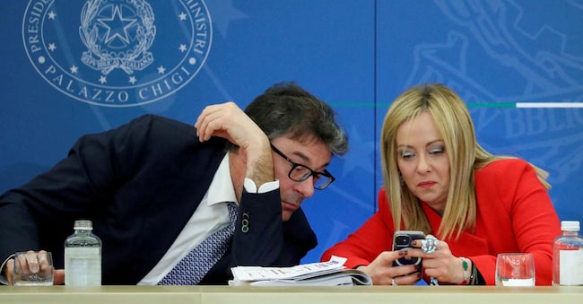 Il ministro dell’Economia Giancarlo Giorgetti e la premier Giorgia Meloni.