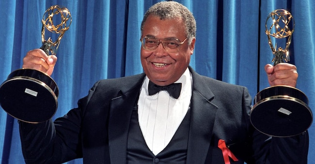 L’attore e doppiatore James Earl Jones, voce di Darth Fener in «Guerre Stellari», è morto a 93 anni