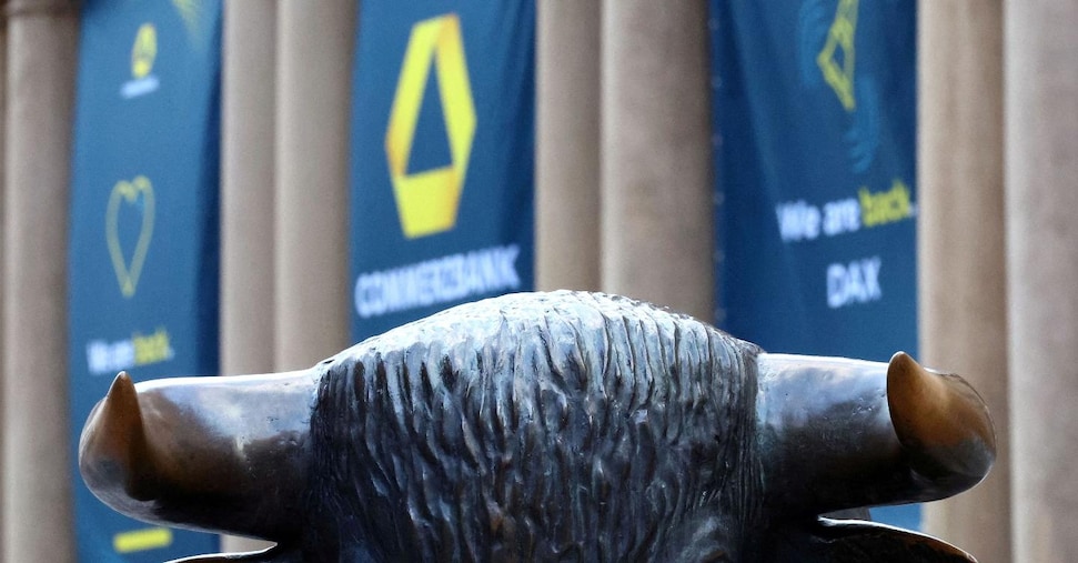 Unicredit compra il 9% di Commerzbank: «Pronti a salire ancora»