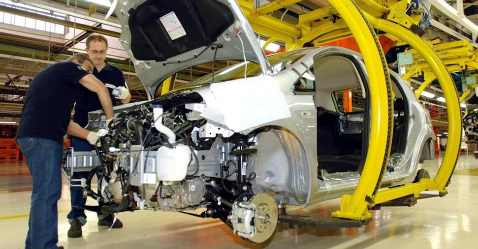 Produzione metalmeccanica in calo nel primo semestre, pesa l’auto Produzione metalmeccanica in calo nel primo semestre, pesa l’auto