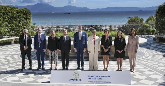 Foto dei partecipanti al Vertice sulla cultura del G7 in corso a Napoli. (Ansa/Ciro Fusco)