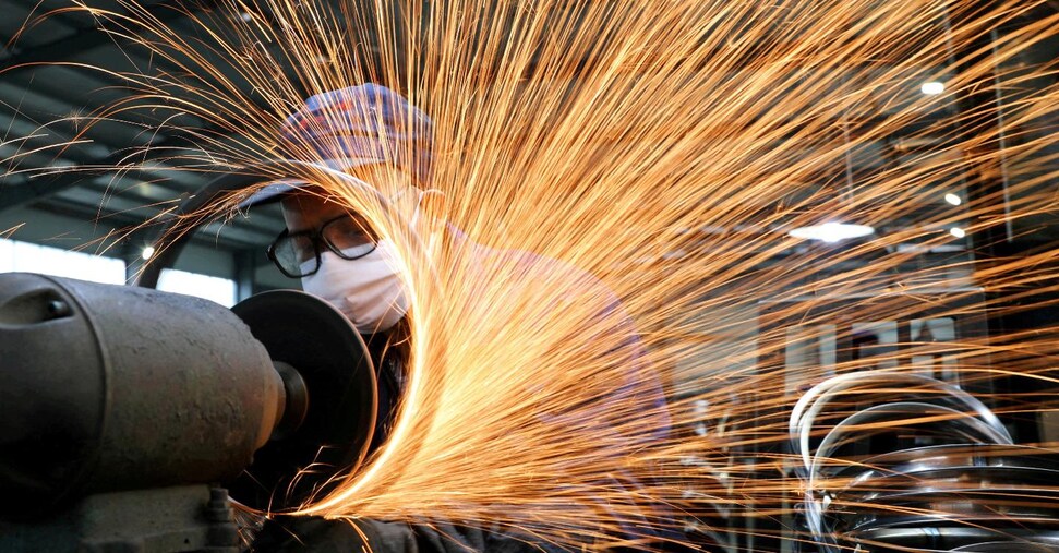 Istat、産業売上高: 7 月 -0.4%、前年比 -4.7%