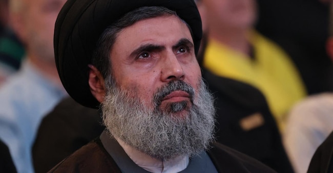 Il capo del Consiglio esecutivo di Hezbollah, Hashem Safieddine, partecipa a una cerimonia del gruppo militante sciita sostenuto dall’Iran nella periferia meridionale di Beirut. 24 maggio 2024. (Foto di ANWAR AMRO / AFP)