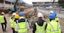 VINCI CONCESSIONS AIRPORTS OPERAIO OPERAI CANTIERE GRU SCAVATORE