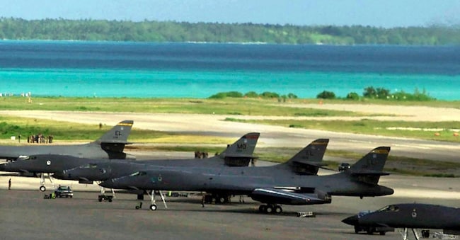 Bombardieri americani nella base di Diego Garcia