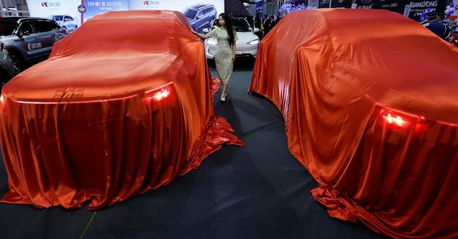  La presentazione di due SUV di lusso di fabbricazione cinese al Salone dell’Auto di Bucarest