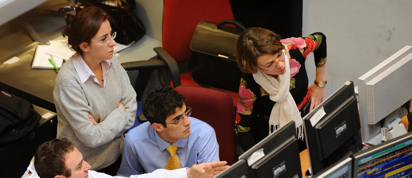 Borse tensioni geopolitiche e dubbi su tassi frenano ottimismo operatori Il Sole 24 ORE