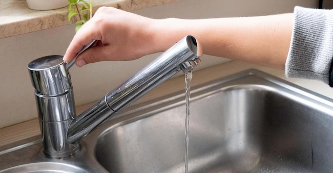 ACQUA CORRENTE POTABILE CONSUMI DOMESTICI RUBINETTO RUBINETTI CONSUMO SPRECO