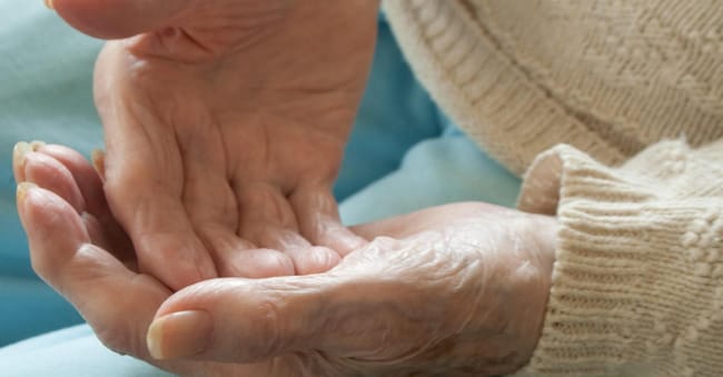 M52WEW Senior Citizen with Arthritic Hands