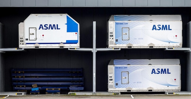 Container del gigante tecnologico olandese ASML nella sede di Veldhoven (Foto by ROB ENGELAAR / ANP / AFP)