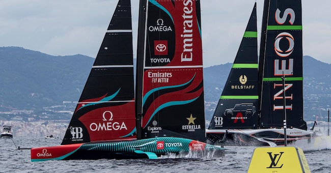 October 18, 2024. Louis Vuitton 37th America's Cup, Race Day 5, Race 7. EMIRATES TEAM NEW ZEALAND, INEOS BRITANNIA