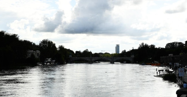 La situazione del fiume Po ad altezza dei Murazzi dopo le pesanti precipitazioni a Torino