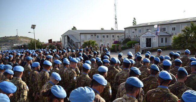 I caschi blu italiani dell’Unifil in Libano all'interno della base di Shamaa  impegnati nella missione dell'Onu nel sud del Paese al confine con Israele, ANSA