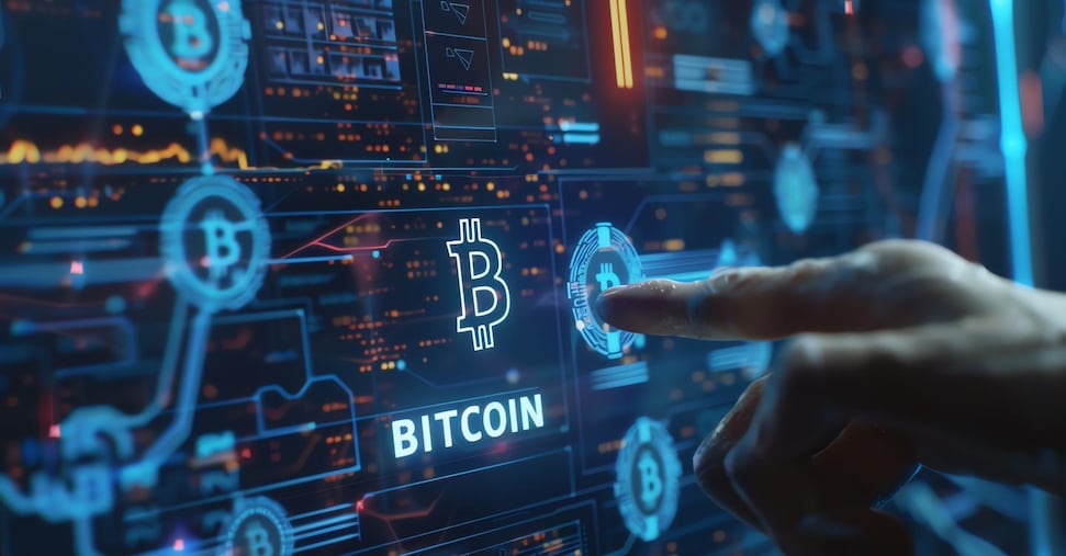 l’effetto ETF, Trump e Halving spingono la criptovaluta”