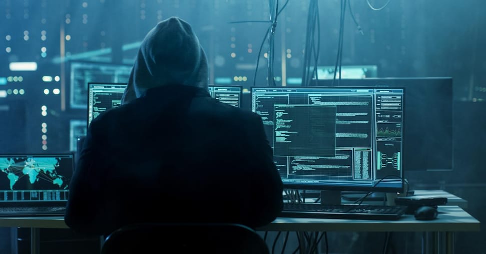 Dossieraggio, l’alibi del super hacker per distrarci dall’inadeguatezza della sicurezza