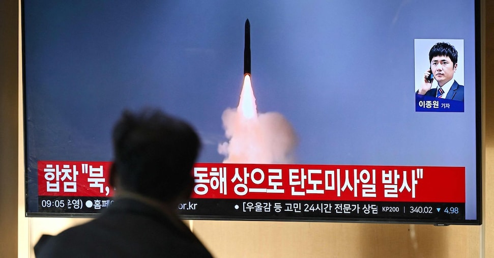 La Corea del Nord ha testato un nuovo missile balistico intercontinentale La Corea del Nord ha testato un nuovo missile balistico intercontinentale