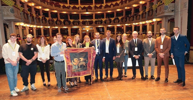Gli Oscar Green alla finale regionale che si è svolta al Teatro Sociale di Rovigo. l premio assoluto è stato assegnato a Johnny Moretto di Crocetta del Montello