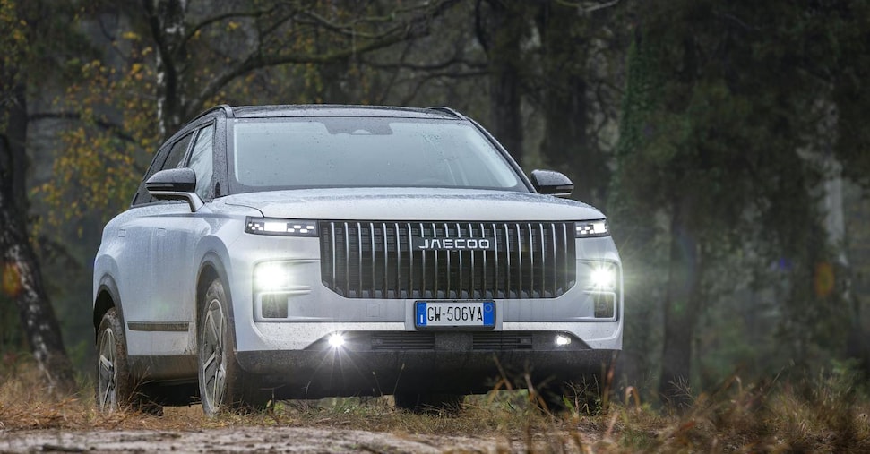 Il suv Jaecoo 7 lancia la sfida con i motori a benzina