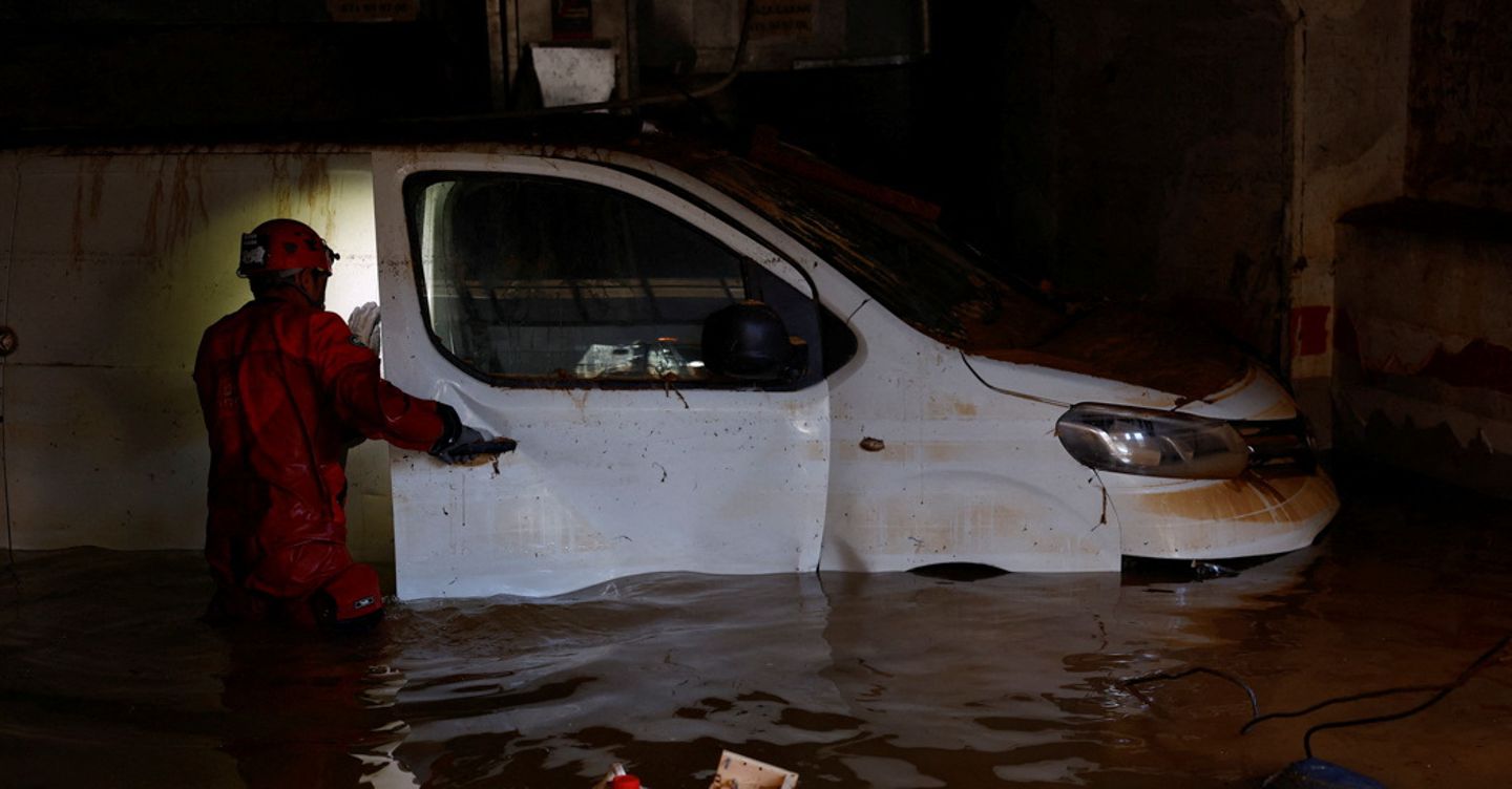 Salgono a 211 le vittime dell’alluvione, cresce la polemica contro il governatore di Valencia