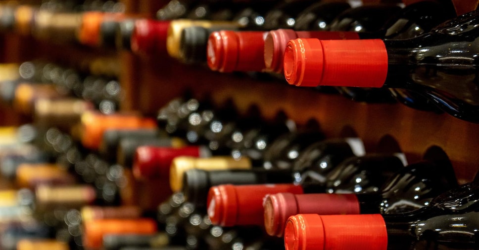 Vino italiano, meno ricavi e più debiti. Ma reggono gli investimenti