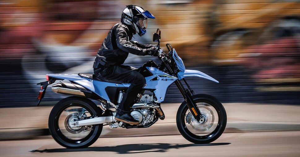 EICMA 2024S: Suzuki toglie il velo a DR-Z4S e DR-Z4SM