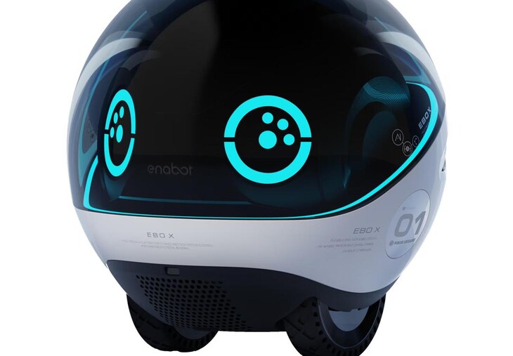 Con Alexa e ChatGpt, Ebo X sembra uscito da un film di fantascienza