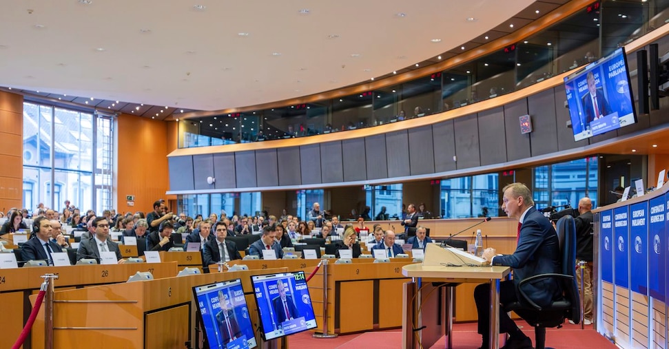 Il nuovo commissario al Budget: «Modello Pnrr per i fondi Ue ma le regioni resteranno centrali»