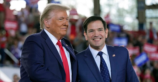 Donald Trump con Marco Rubio, indicato come nuovo segretario di Stato