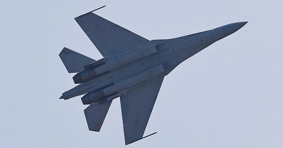 la Cina sfida gli USA con il nuovo jet invisibile”