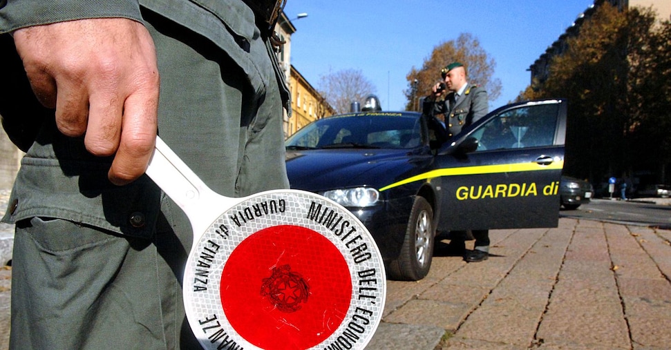 Catania, frodi fiscali con false fatture: misure cautelari per 15 persone