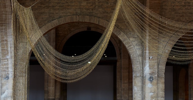 The Pliable Plane” (2015), di Leonor Antunes, durante una personale dell’artista al Capc Musée d’art contemporain di Bordeaux (27/11/15 - 04/04/16). ©Images courtesy of CAPC musée d’art contemporain de Bordeaux, Nick Ash