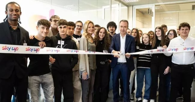 Sky inaugura i nuovi spazi dedicati al progetto Sky Up Academy Studios