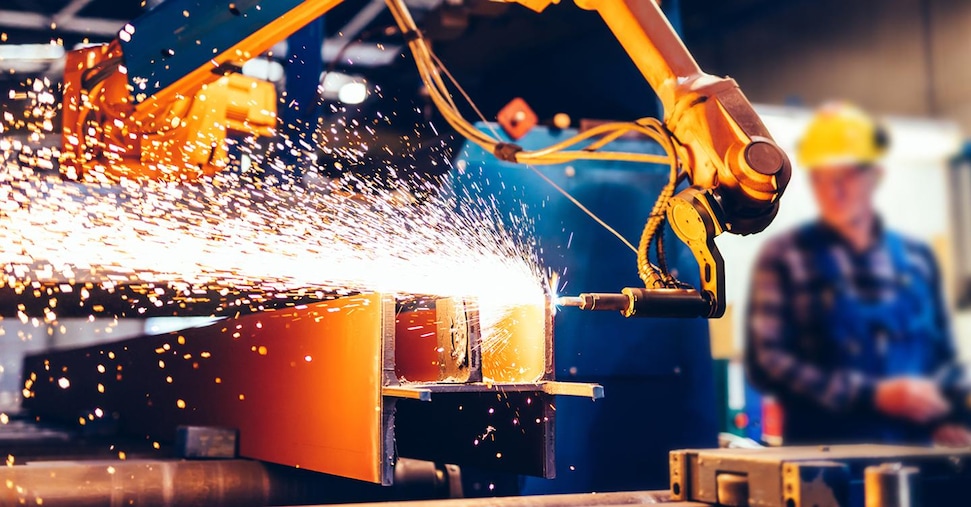 Istat, produzione industriale -1% a giugno, +2,4% su anno Istat, produzione industriale -1% a giugno, +2,4% su anno
