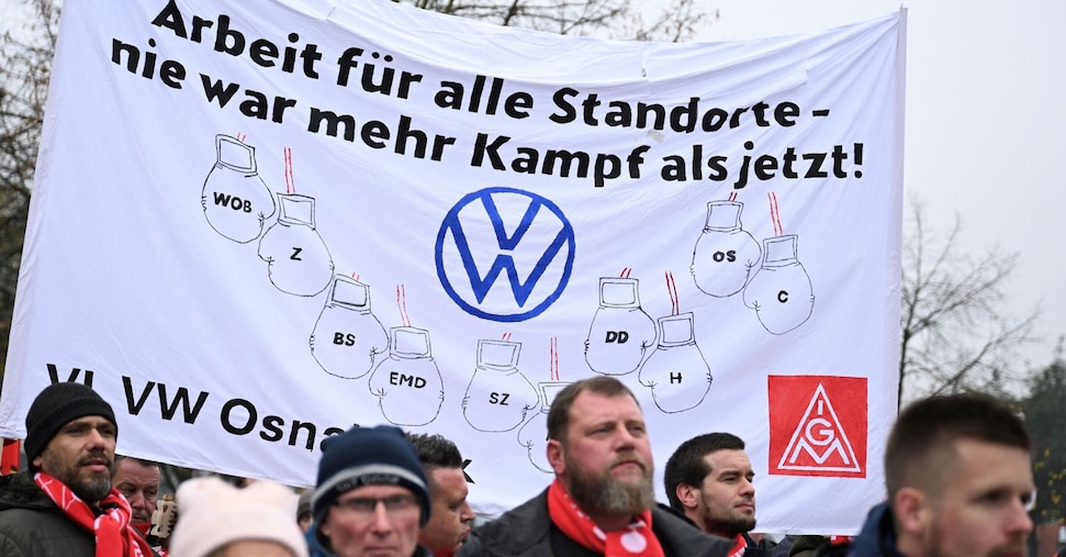 Vw, la bomba del costo del lavoro: 51% in più rispetto ai concorrenti Ue