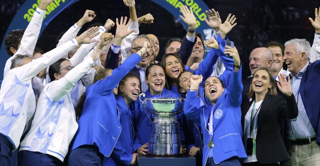 Tathiana Garbin, Lucia Bronzetti, Jasmine Paolini, Camila Giorgi, Martina Trevisan ed Elisabetta Cocciaretto. (Reuters)
