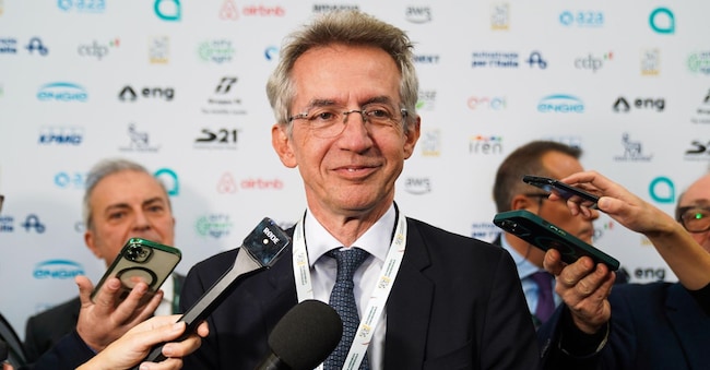 Il sindaco di Napoli, Gaetano Manfredi, eletto nuovo presidente dell'Anci nazionale, durante l'assemblea a Torino, 20 novembre 2024. ANSA/JESSICA PASQUALON