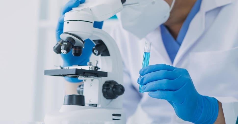 Chimica e farmaceutica, asse tra imprese e sindacati più forte su salute e sicurezza Chimica e farmaceutica, asse tra imprese e sindacati più forte su salute e sicurezza