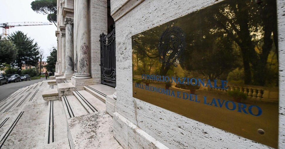 Chiusura sportelli, ecco tutte le proposte del Cnel per riaprirli