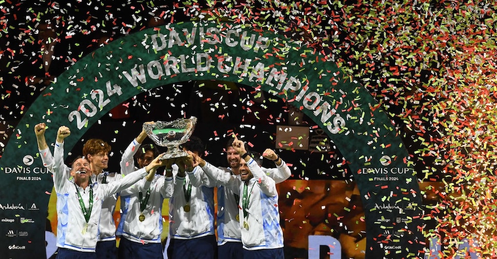 Tennis italiano trionfa con Sinner e Berrettini: il calcio perde terreno