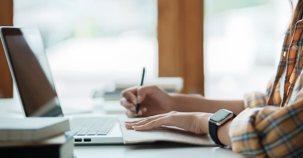Lo smart working alleggerisce il pendolarismo nelle città del Nord il venerdì e il giovedì