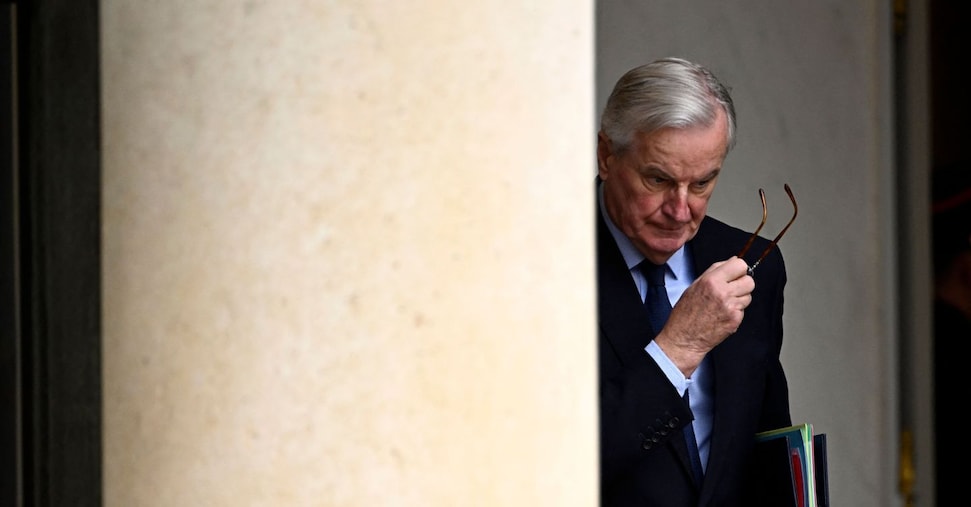 Francia, governo a rischio sfiducia, spread ai massimi dal 2012