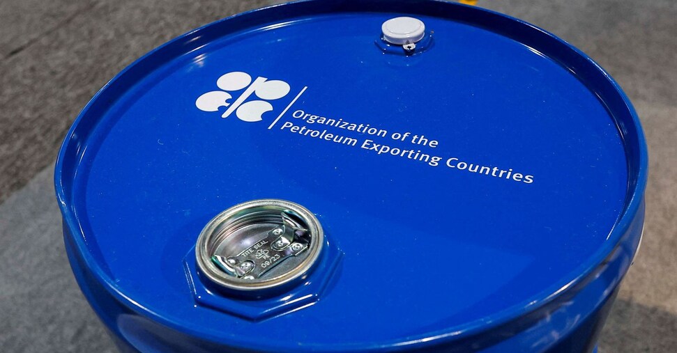 Petrolio, dubbi sull’aumento di produzione Opec+ dopo il rinvio del vertice
