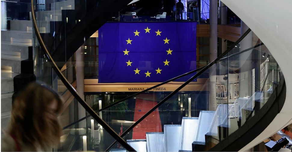 Inflazione Ue sotto attese non scalda le Borse. Milano debole con Generali in coda