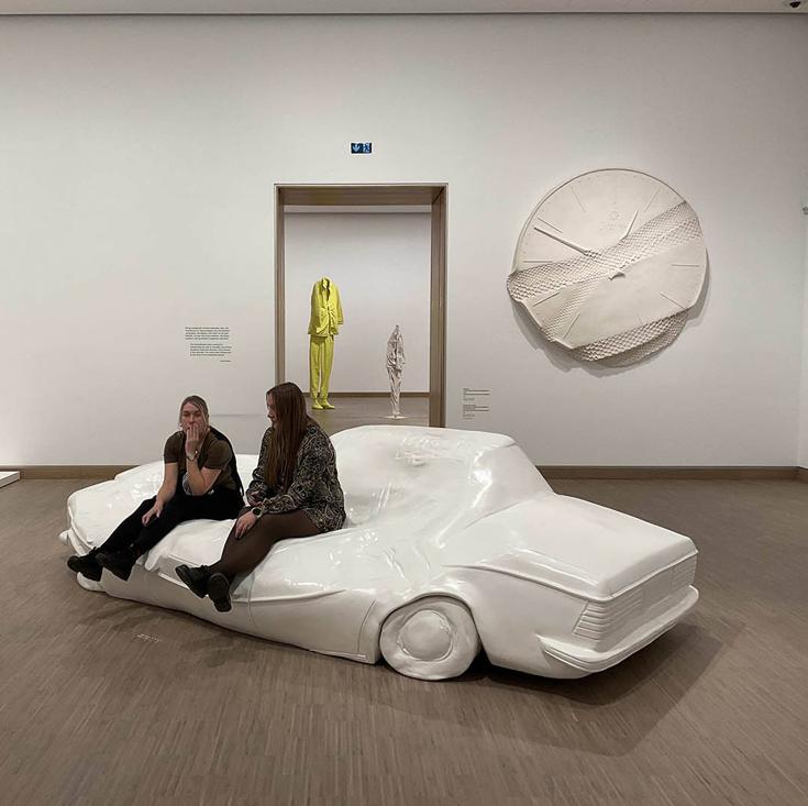 Erwin Wurm, or sculpture at the time of the ephemeral - Il Sole 24 ORE