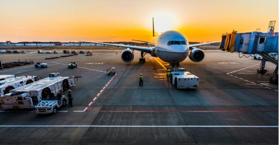 Bagagli, posti, algoritmi: quando l’extra supera il costo del biglietto aereo